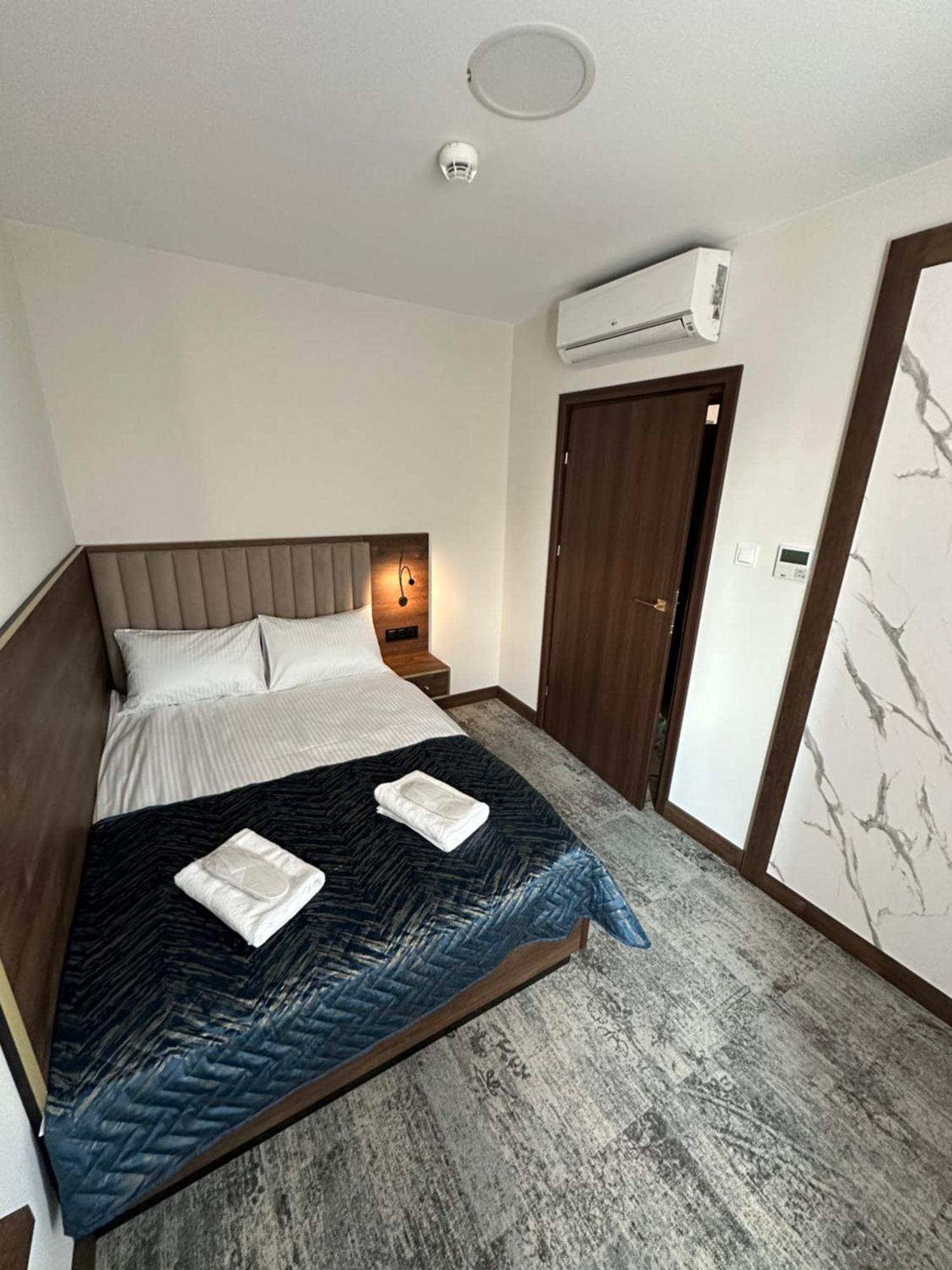 Bed and Breakfast Sleep&Fly Okecie Warsaw Airport Экстерьер фото