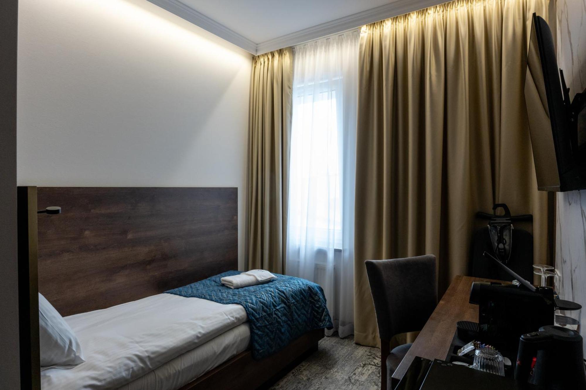 Bed and Breakfast Sleep&Fly Okecie Warsaw Airport Экстерьер фото