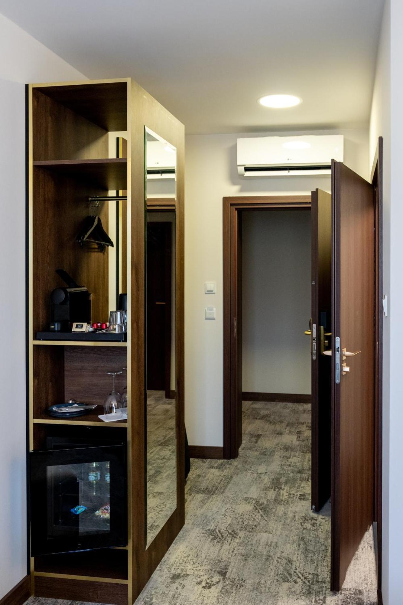 Bed and Breakfast Sleep&Fly Okecie Warsaw Airport Экстерьер фото